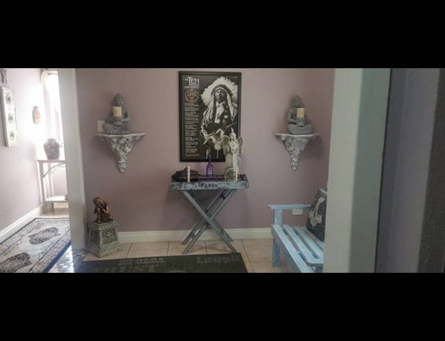 3 BEDROOM HOUSE FOR SALE IN NEWMARKET